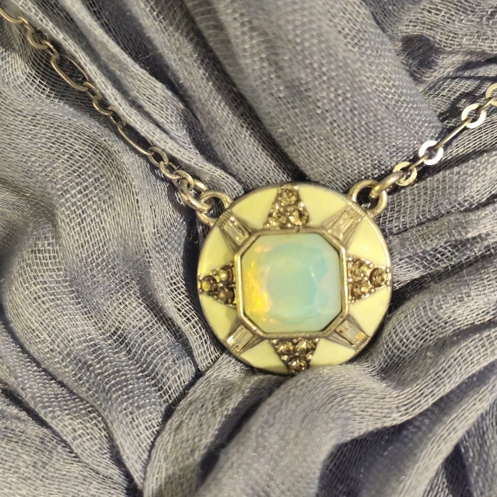 Unique Lia Sophia aqua/peach shimmer center stone&sparkle sun pendant adjustable